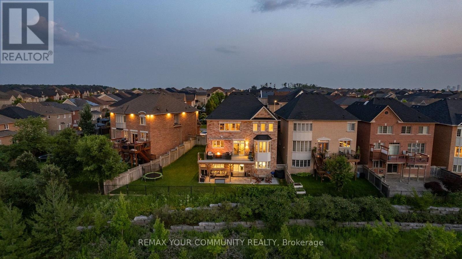 130 Santa Amato Crescent, Vaughan, Ontario  L4J 0G1 - Photo 2 - N13825812