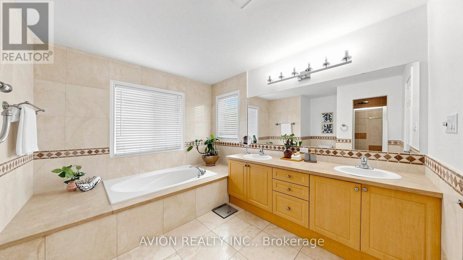1004 Castlemore Avenue, Markham, Ontario  L6E 1J1 - Photo 21 - N13819954