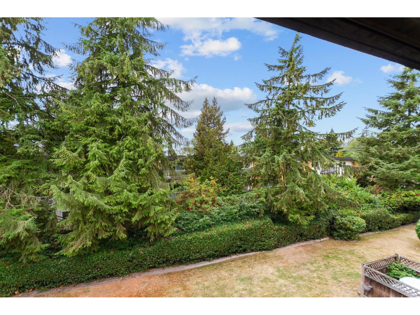 301 1561 Vidal Street, White Rock, British Columbia  V4B 5A7 - Photo 4 - R3169390