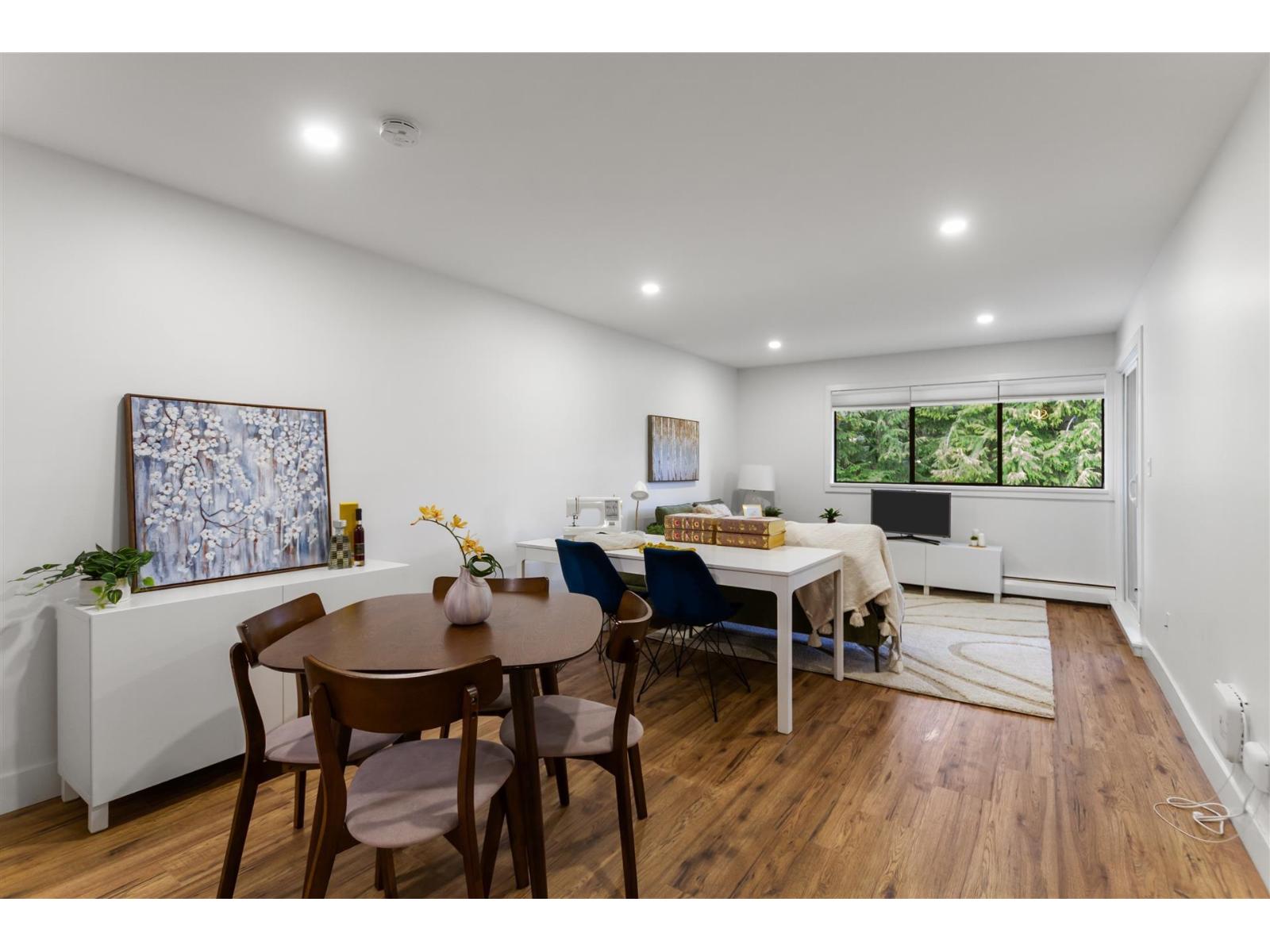 301 1561 Vidal Street, White Rock, British Columbia  V4B 5A7 - Photo 5 - R3169390