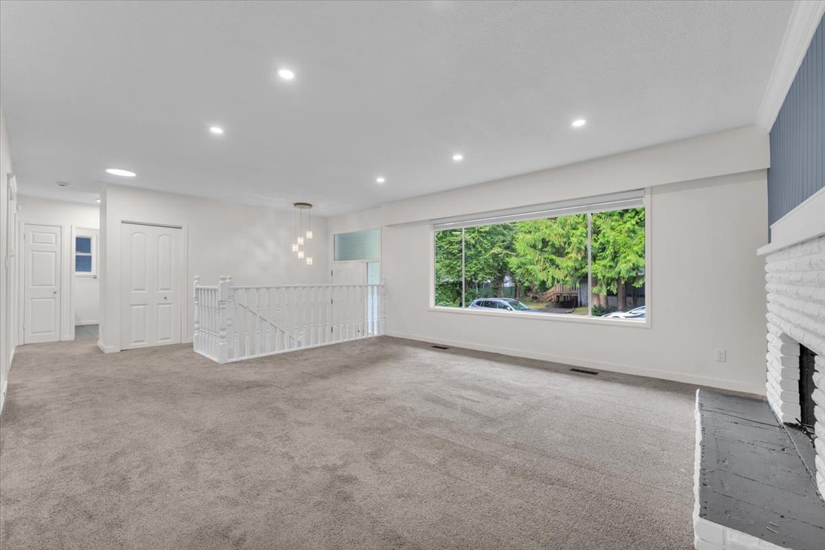 2558 Lakeview Crescent, Abbotsford, British Columbia  V2S 3A9 - Photo 3 - R3169122