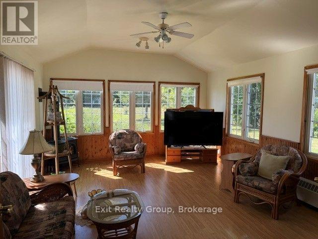 593 County Rd 28, Prince Edward County, Ontario  K8N 4Z7 - Photo 15 - X13796792