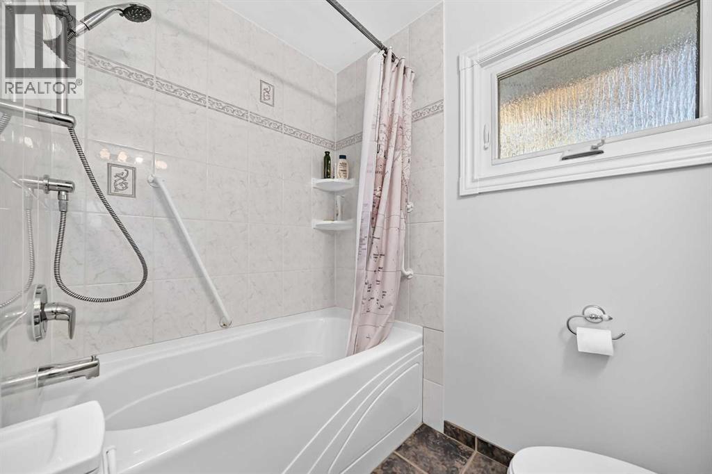 6003 Thornbank Drive NW, Calgary, Alberta  T2K 3P4 - Photo 21 - A2347355