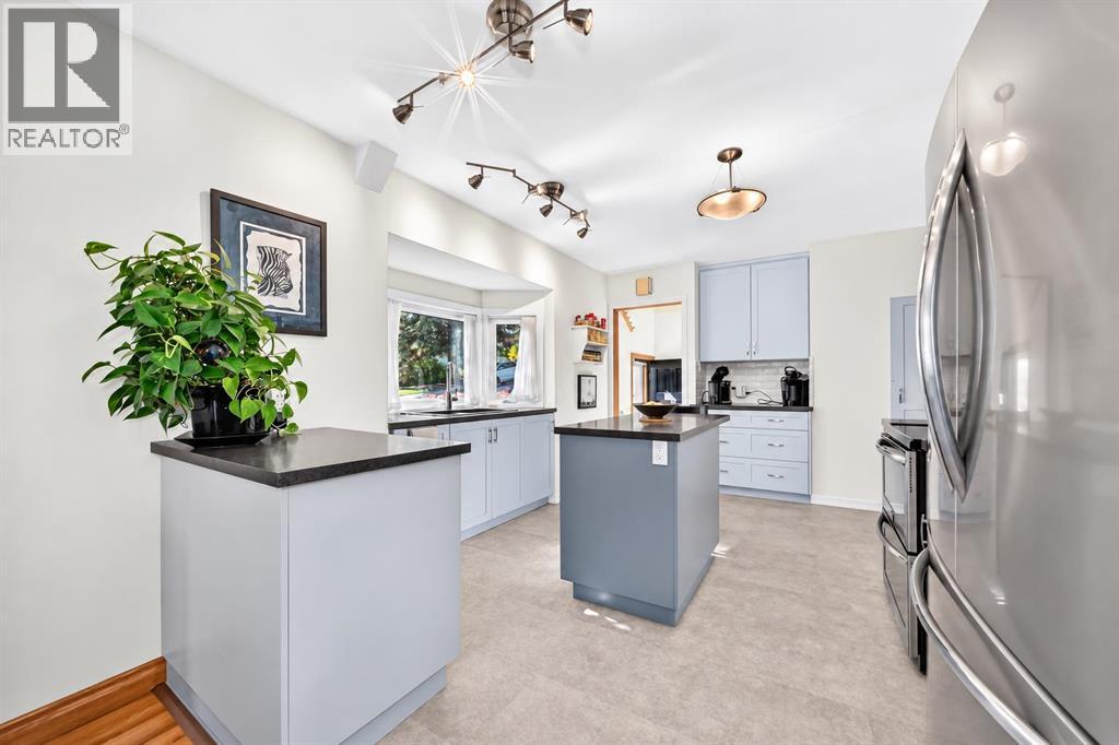6003 Thornbank Drive NW, Calgary, Alberta  T2K 3P4 - Photo 9 - A2347355