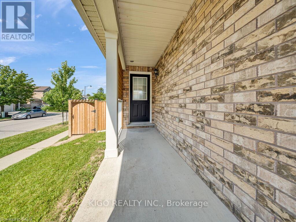 39 Baintree Way, Cambridge, Ontario  N1T 2H3 - Photo 3 - X13569506