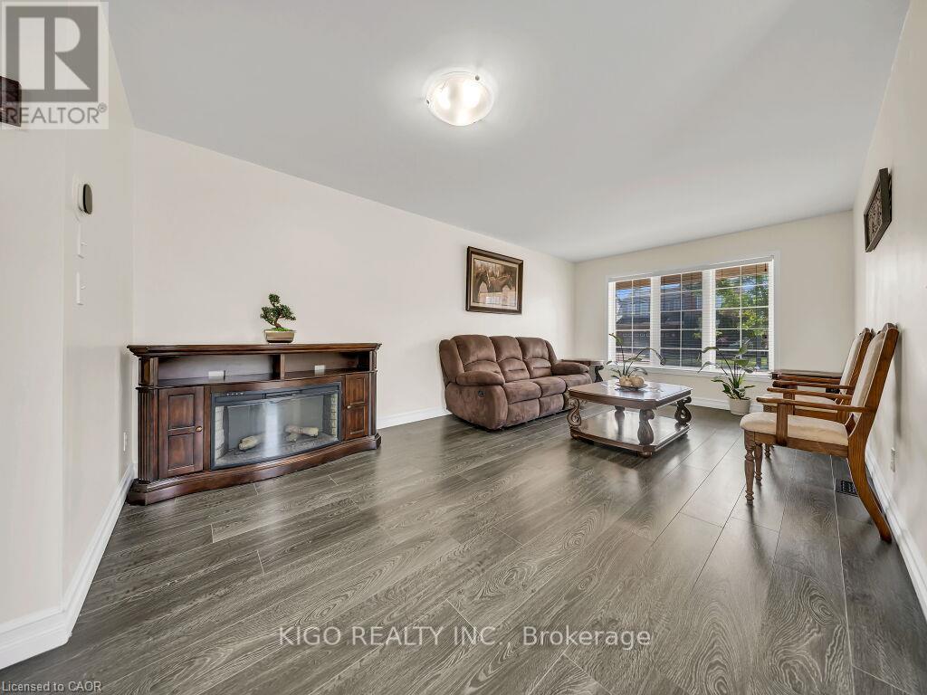 39 Baintree Way, Cambridge, Ontario  N1T 2H3 - Photo 5 - X13569506