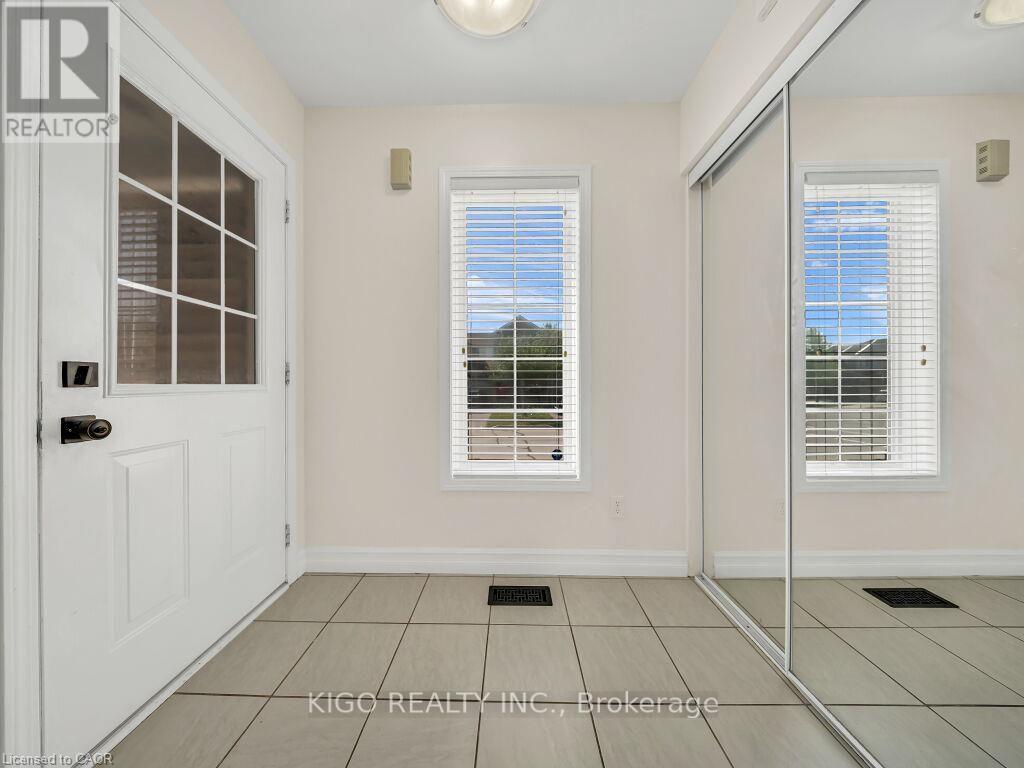 39 Baintree Way, Cambridge, Ontario  N1T 2H3 - Photo 4 - X13569506