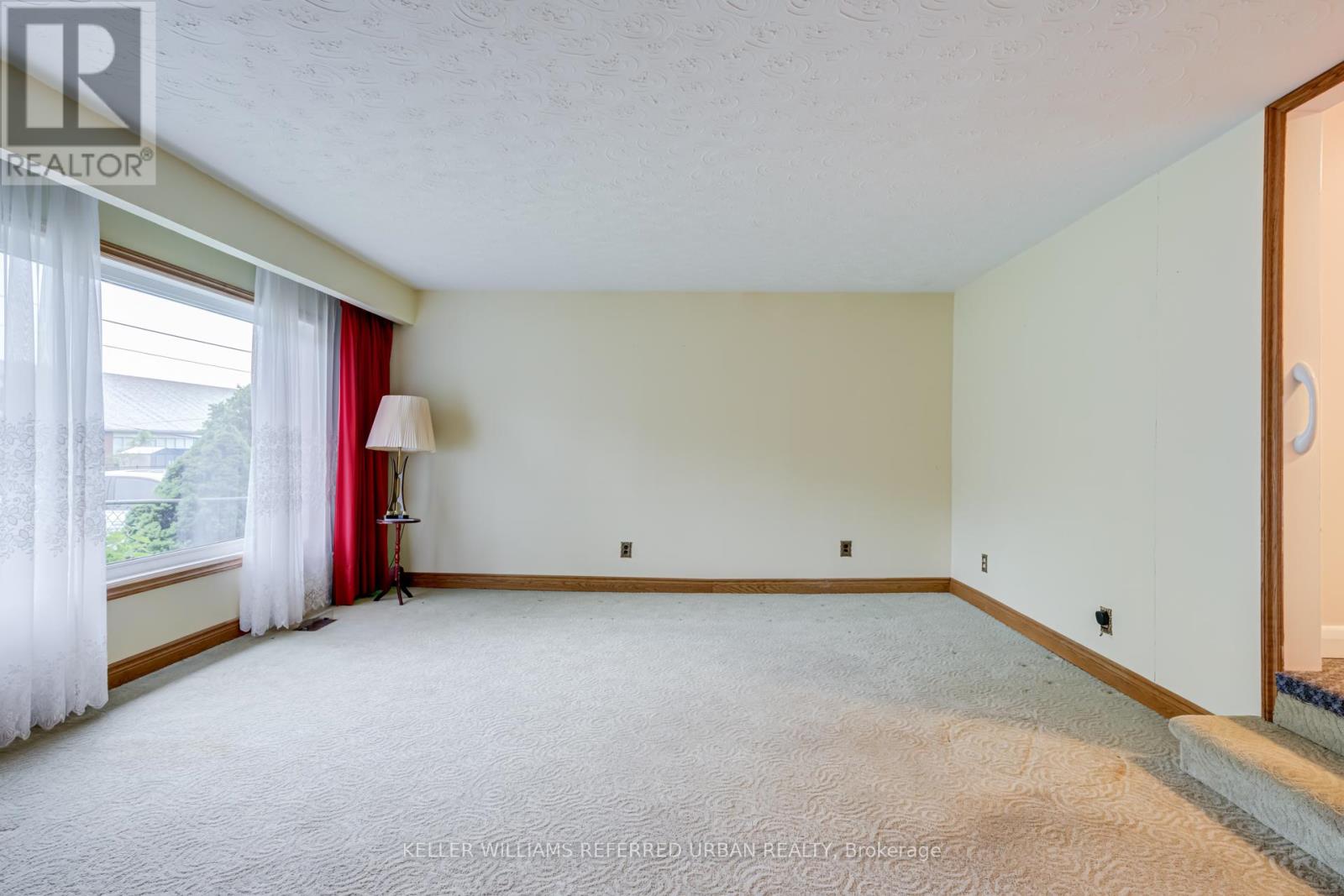 1300 Meredith Avenue, Mississauga, Ontario  L5E 2E5 - Photo 10 - W13483078