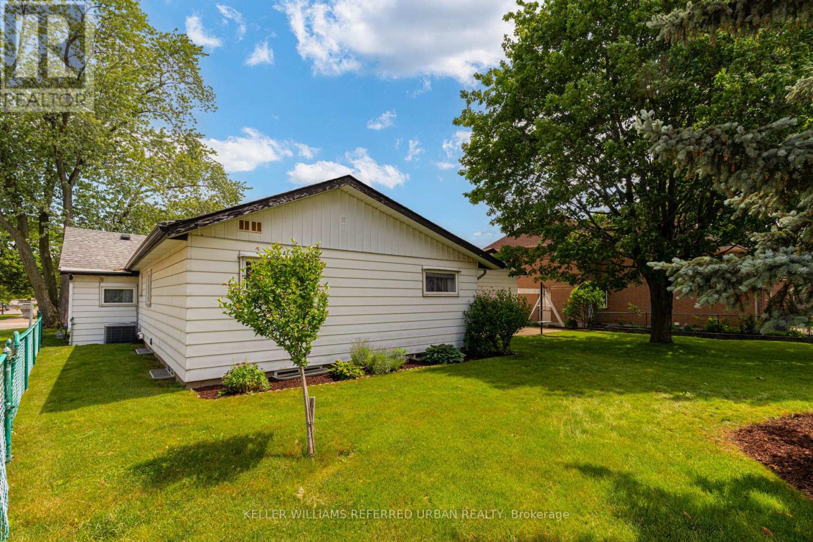 1300 Meredith Avenue, Mississauga, Ontario  L5E 2E5 - Photo 45 - W13483078