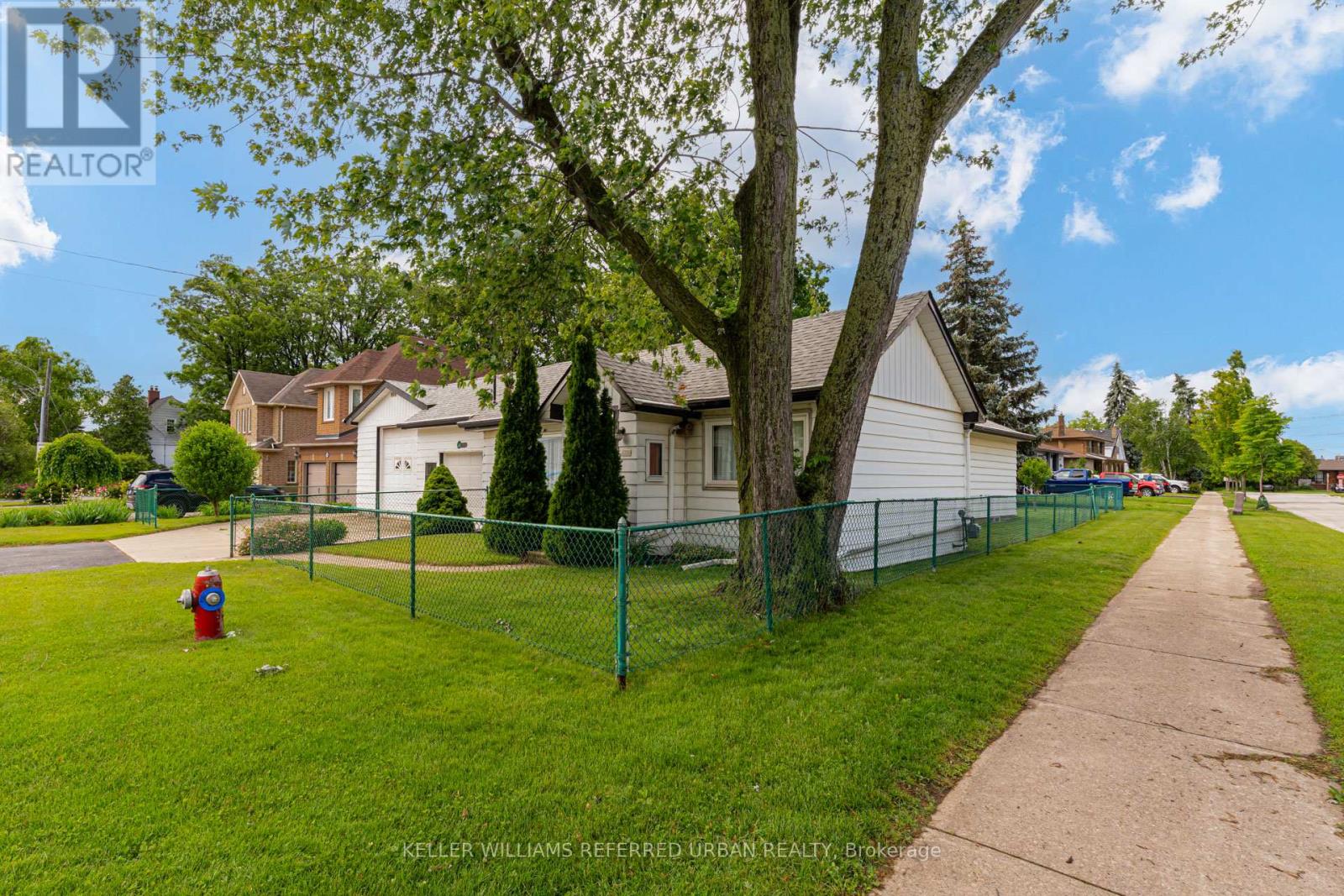 1300 Meredith Avenue, Mississauga, Ontario  L5E 2E5 - Photo 2 - W13483078
