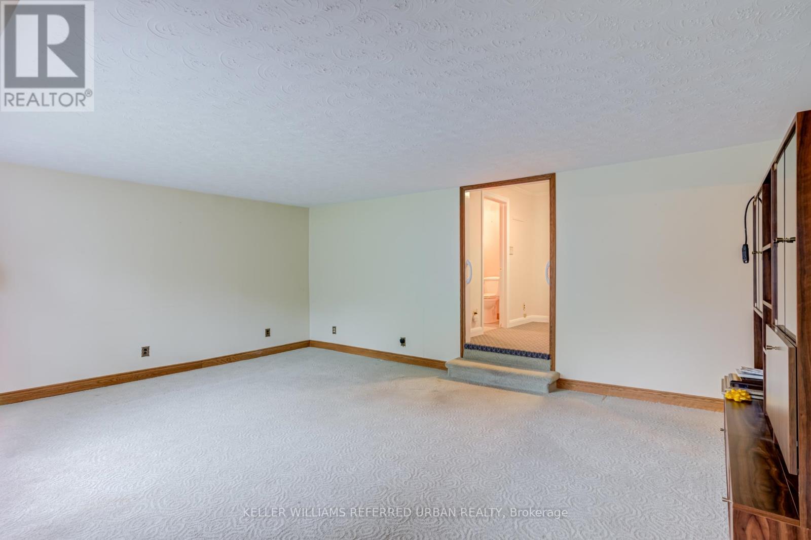 1300 Meredith Avenue, Mississauga, Ontario  L5E 2E5 - Photo 7 - W13483078