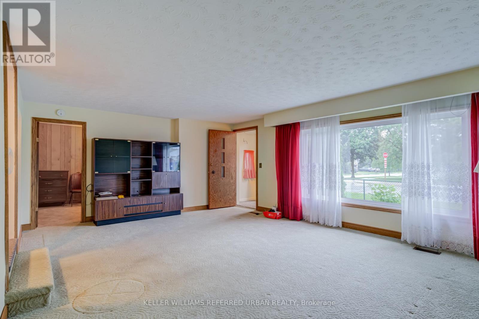 1300 Meredith Avenue, Mississauga, Ontario  L5E 2E5 - Photo 9 - W13483078