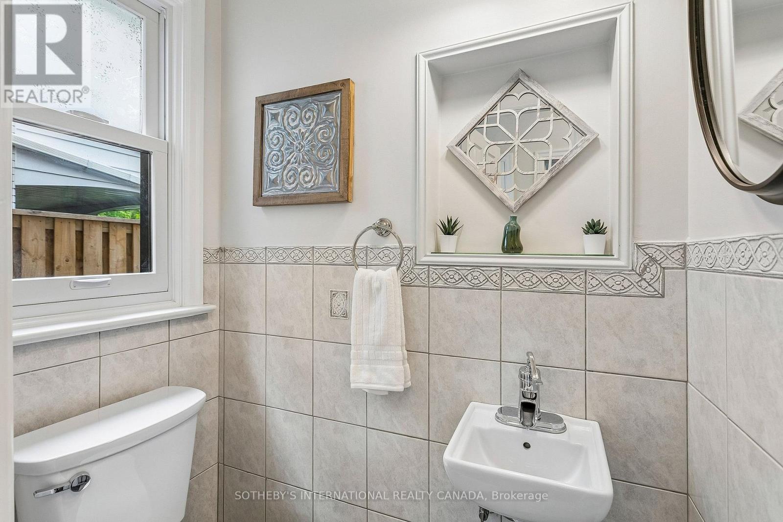 35 Shadwick Drive, Toronto, Ontario  M9R 2V6 - Photo 21 - W13796222