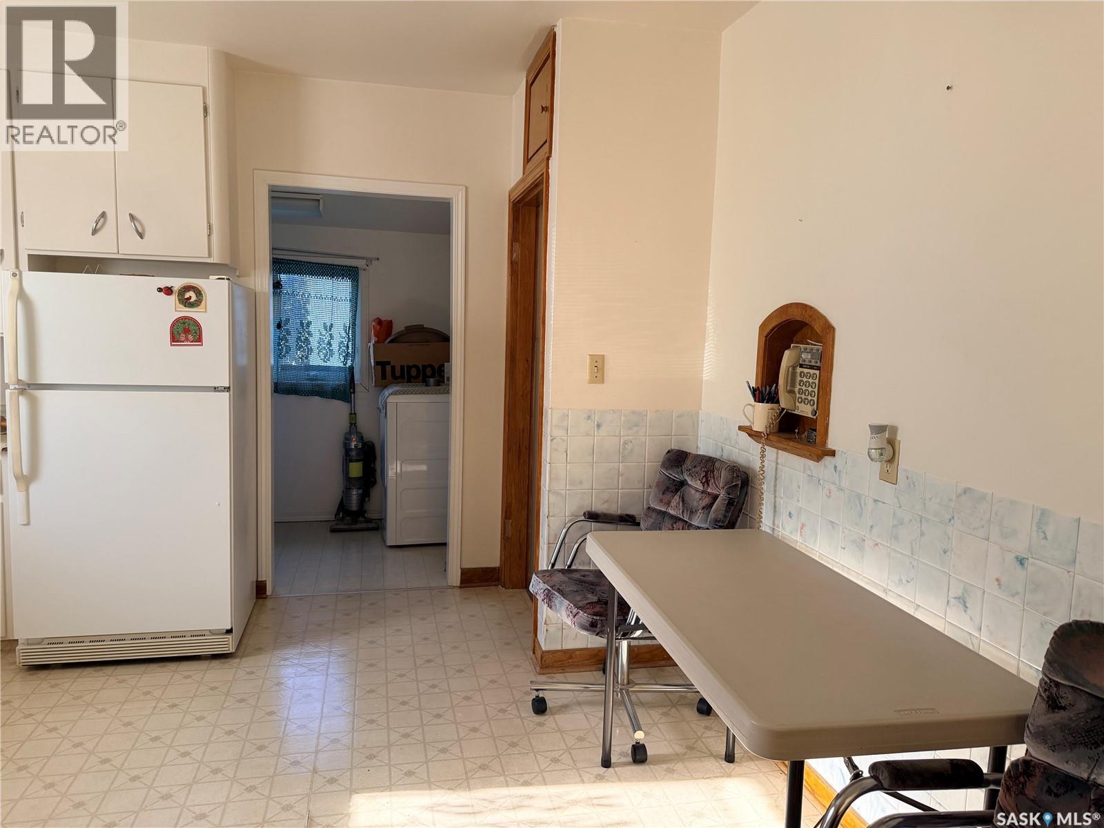 121 Empire Road, Assiniboia, Saskatchewan  S0H 0B0 - Photo 5 - SK049491