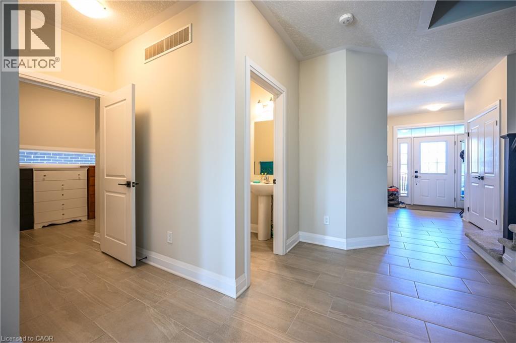 318 Chokecherry Crescent, Waterloo, Ontario  N2V 0H1 - Photo 2 - 40863628