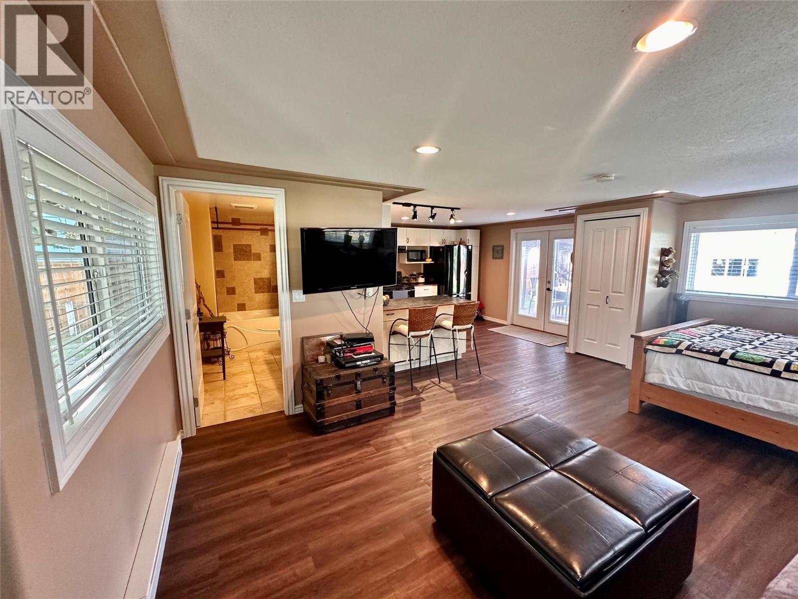 2632 6th Street, Olalla, British Columbia  V0X 1N0 - Photo 11 - 10401549
