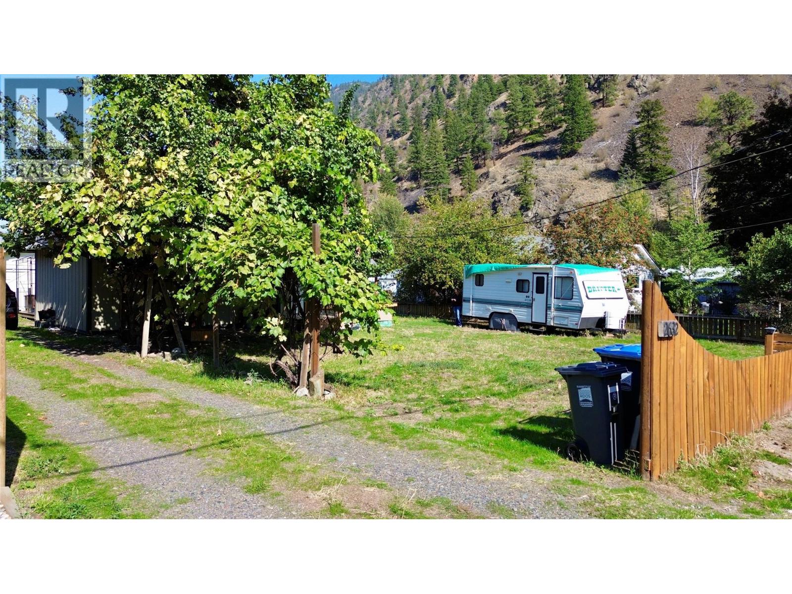 2632 6th Street, Olalla, British Columbia  V0X 1N0 - Photo 3 - 10401549