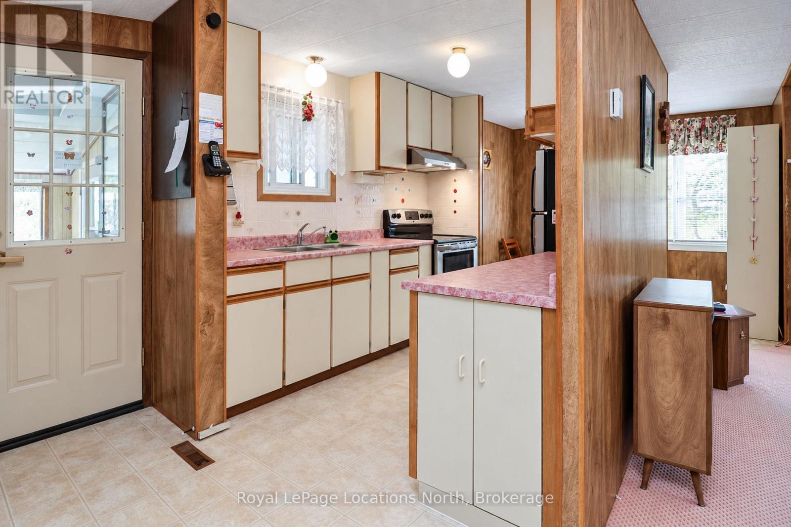 16 Sinclair Avenue S, Wasaga Beach, Ontario  L9Z 1K3 - Photo 21 - S13826038
