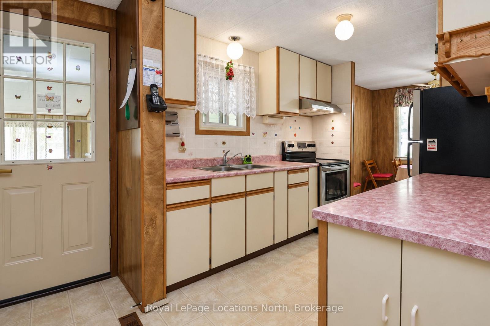 16 Sinclair Avenue S, Wasaga Beach, Ontario  L9Z 1K3 - Photo 22 - S13826038