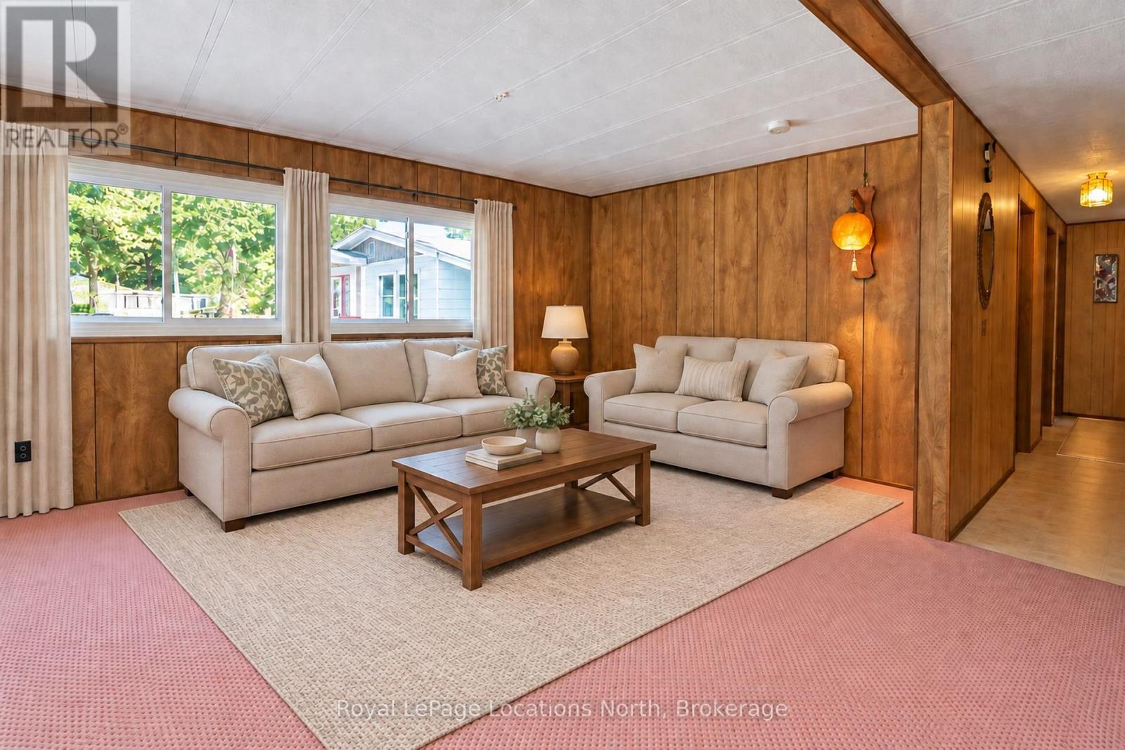 16 Sinclair Avenue S, Wasaga Beach, Ontario  L9Z 1K3 - Photo 3 - S13826038