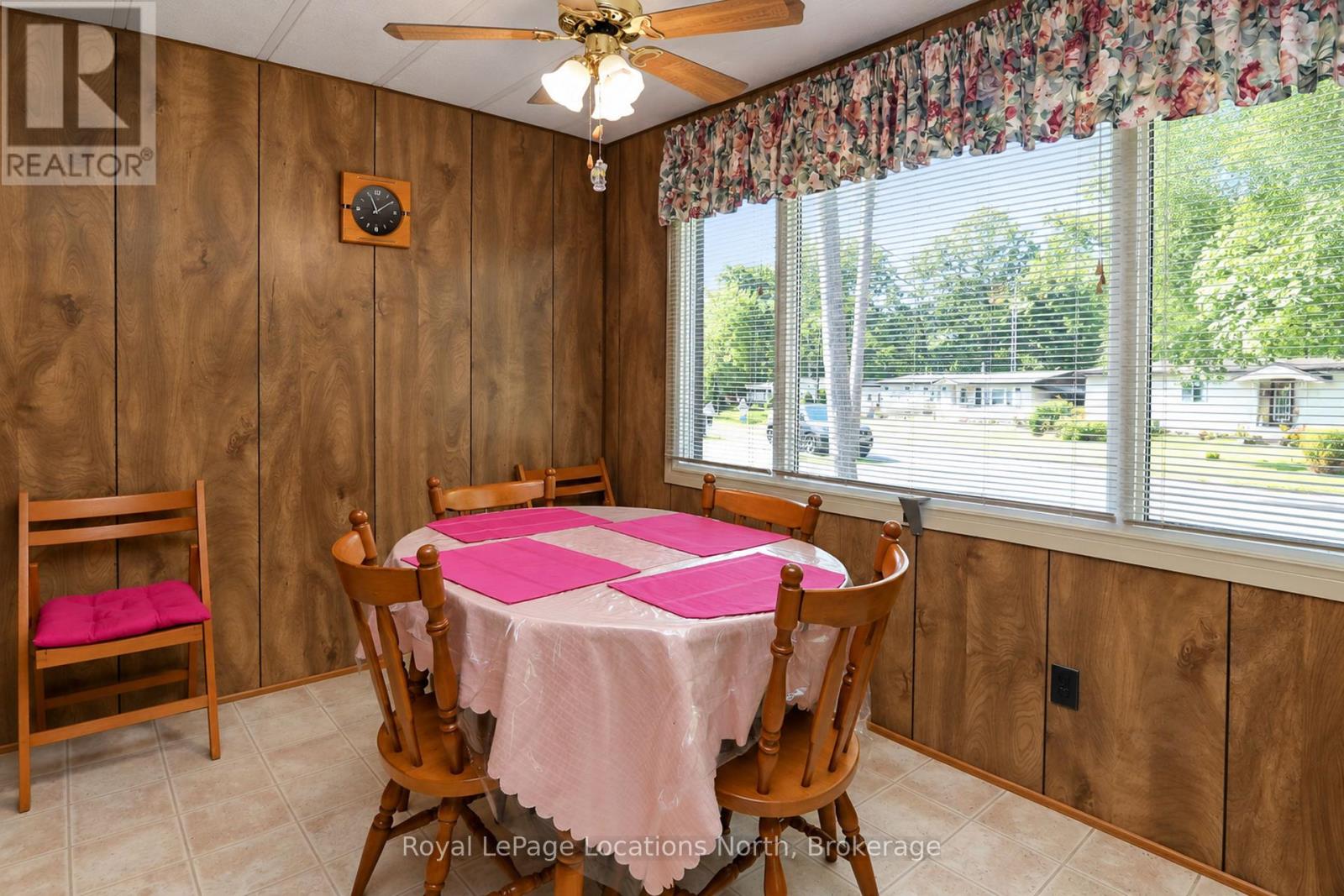 16 Sinclair Avenue S, Wasaga Beach, Ontario  L9Z 1K3 - Photo 6 - S13826038