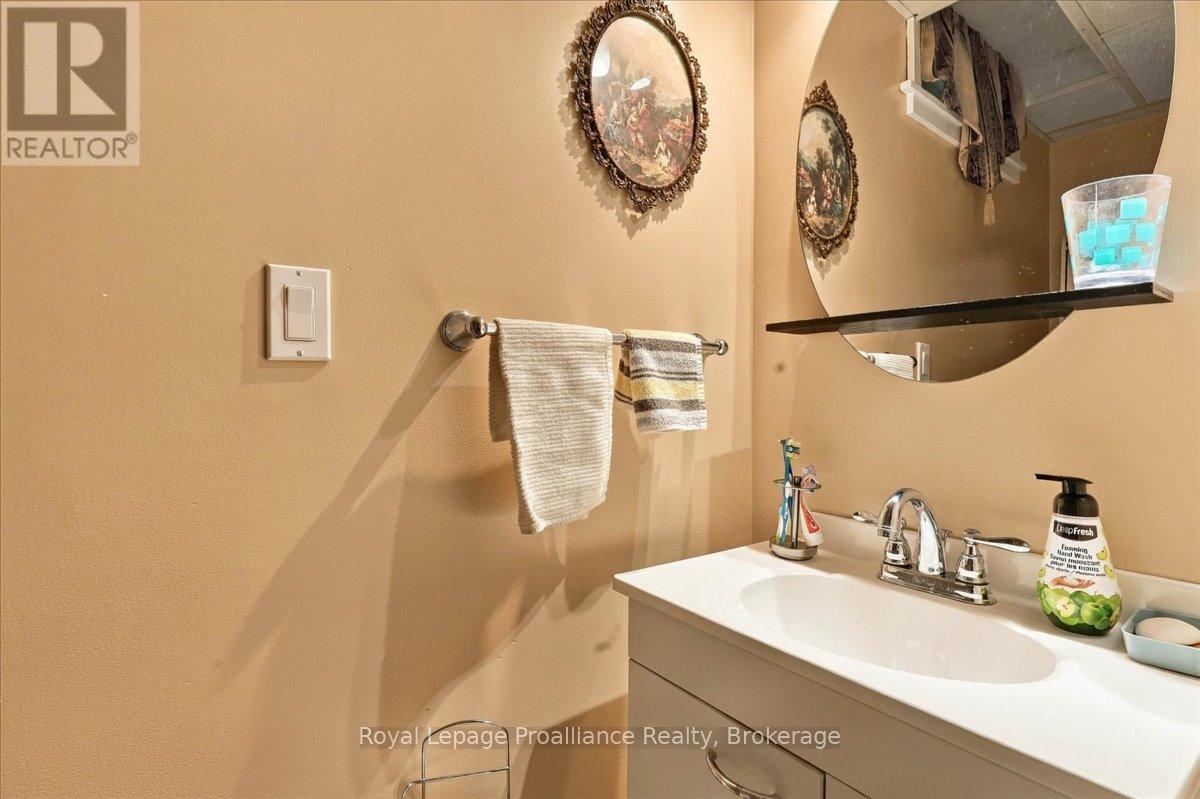 68 Tracey Street, Belleville, Ontario  K8P 2R8 - Photo 27 - X13825998