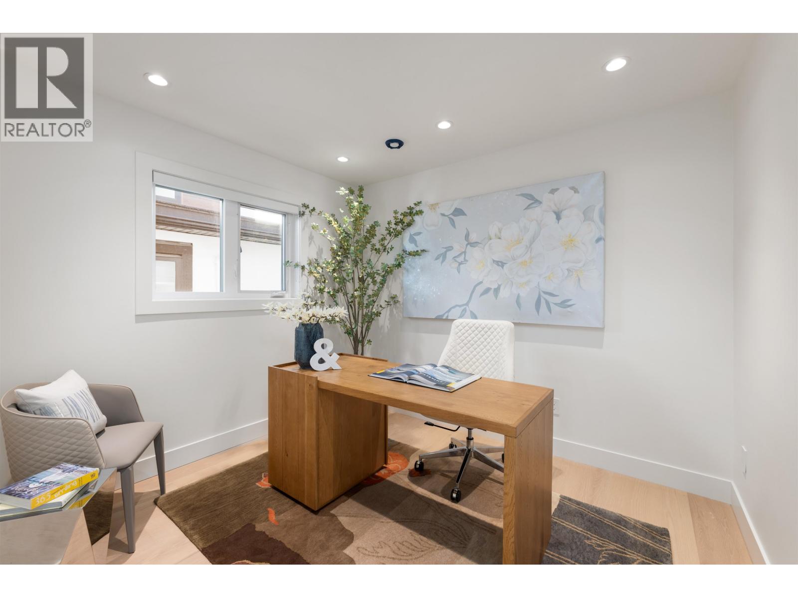 806 Montroyal Boulevard, North Vancouver, British Columbia  V7R 2G6 - Photo 12 - R3168016