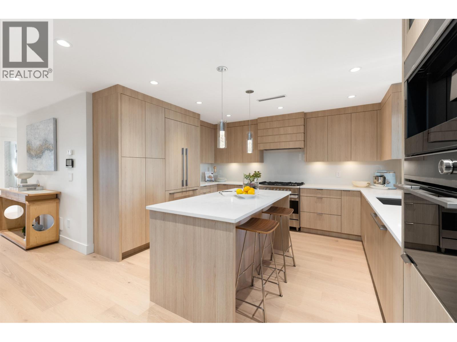 806 Montroyal Boulevard, North Vancouver, British Columbia  V7R 2G6 - Photo 13 - R3168016