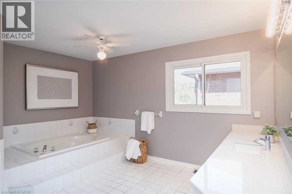 1348 Fieldcrest Lane, Oakville, Ontario  L6M 2W8 - Photo 24 - 40866400