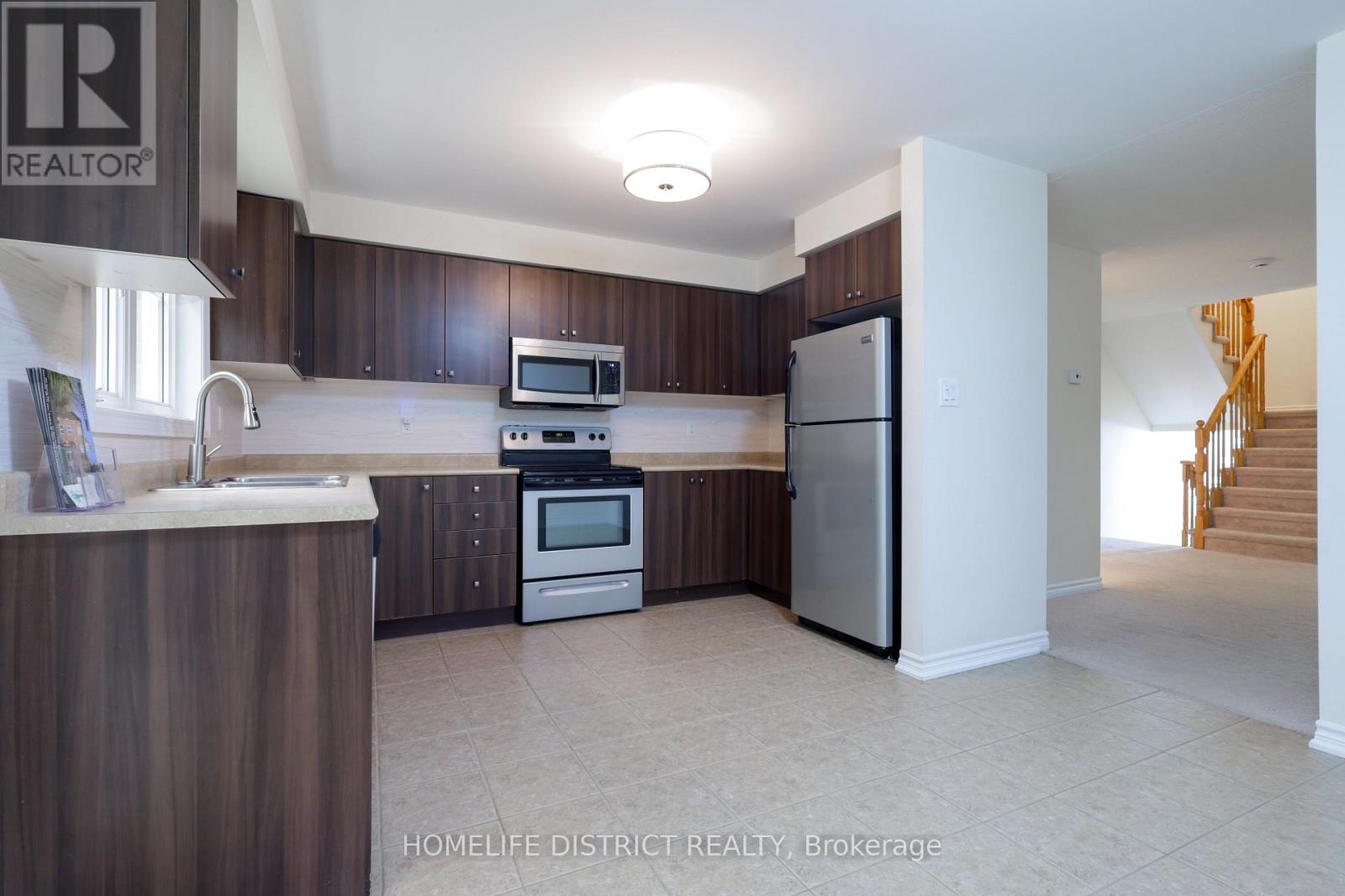495 Mearns Avenue, Clarington, Ontario  L1C 5M5 - Photo 3 - E13826112