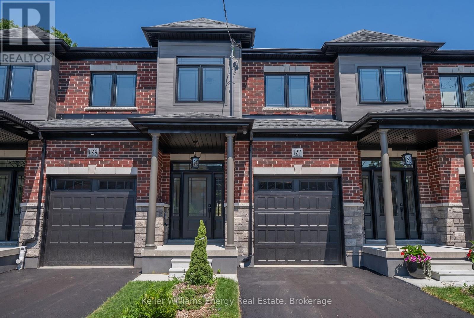 127 Hickory Street N, Whitby, Ontario  L1N 3X6 - Photo 2 - E13563714