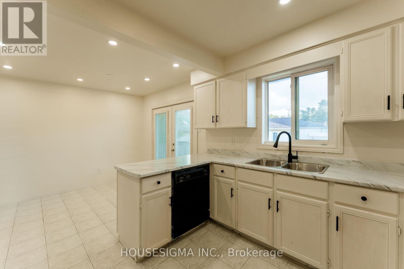 117 Rose Street, Barrie, Ontario  L4M 2T6 - Photo 8 - S13785300