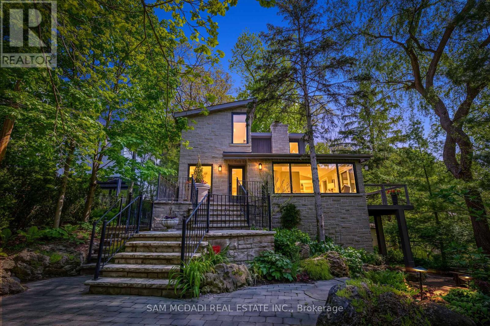 1273 Queen Victoria Avenue, Mississauga, Ontario  L5H 3H2 - Photo 39 - W13825940