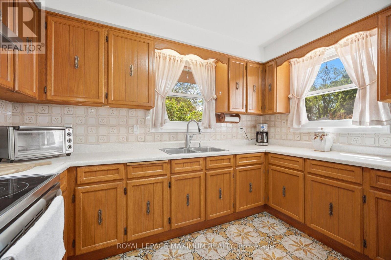 255 John Street, Toronto, Ontario  M9N 1K1 - Photo 13 - W13825956