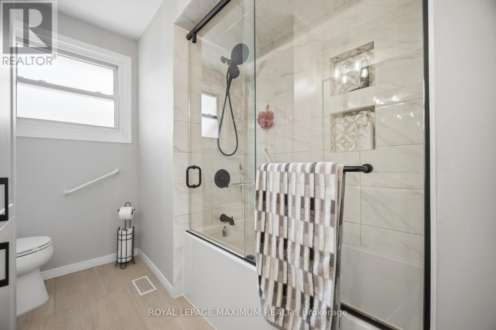 255 John Street, Toronto, Ontario  M9N 1K1 - Photo 32 - W13825956