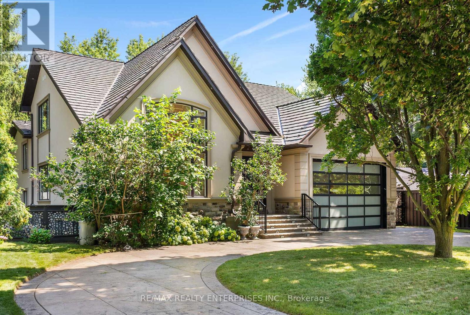 3168 LAKESHORE ROAD W Oakville (BR Bronte) Ontario Canada L6L1J6 4