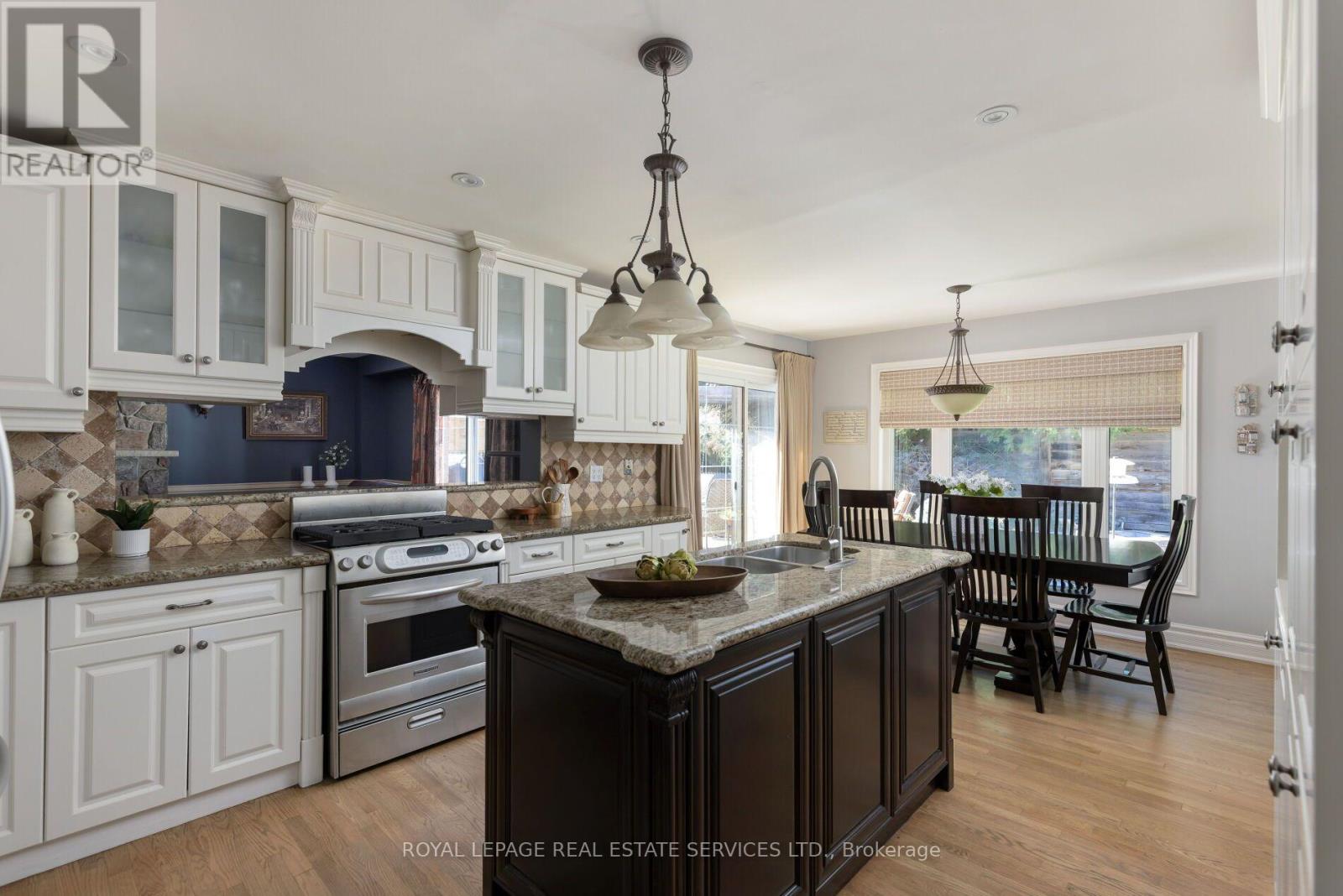 4279 Bridlepath Trail, Mississauga, Ontario  L5L 3K3 - Photo 9 - W13826074