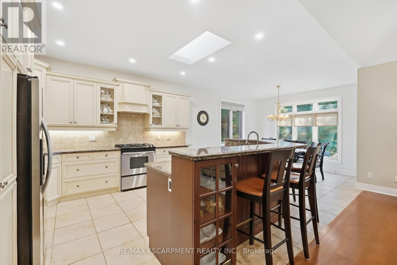 4 Summit Drive, Hamilton, Ontario  L8B 0E4 - Photo 10 - X13825988