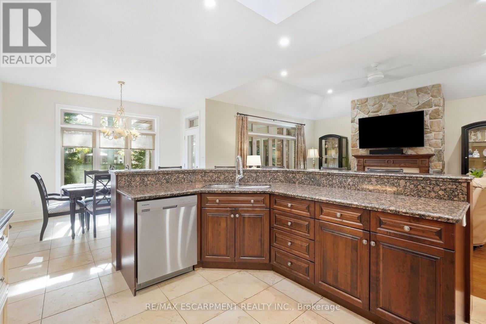 4 Summit Drive, Hamilton, Ontario  L8B 0E4 - Photo 14 - X13825988