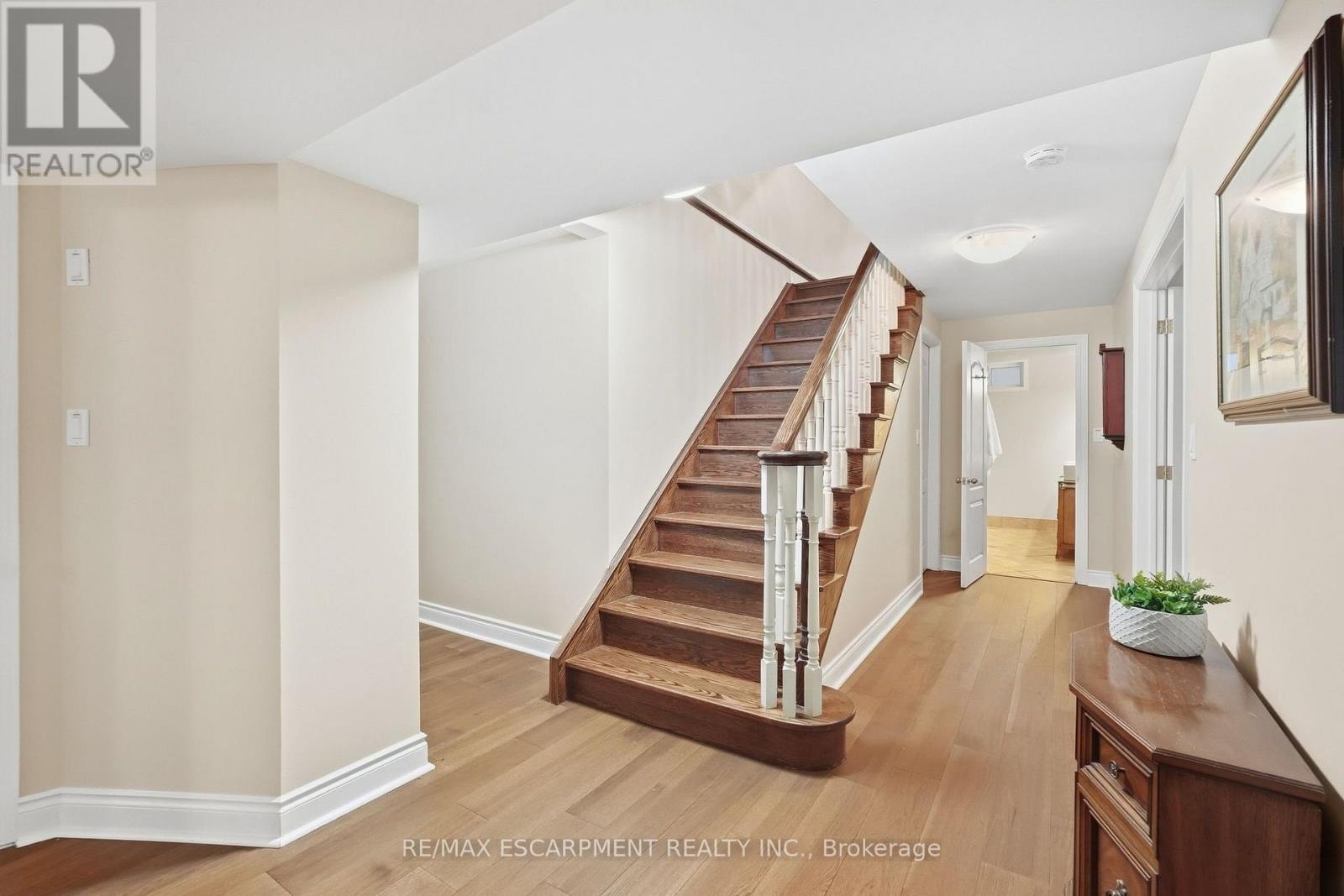 4 Summit Drive, Hamilton, Ontario  L8B 0E4 - Photo 29 - X13825988