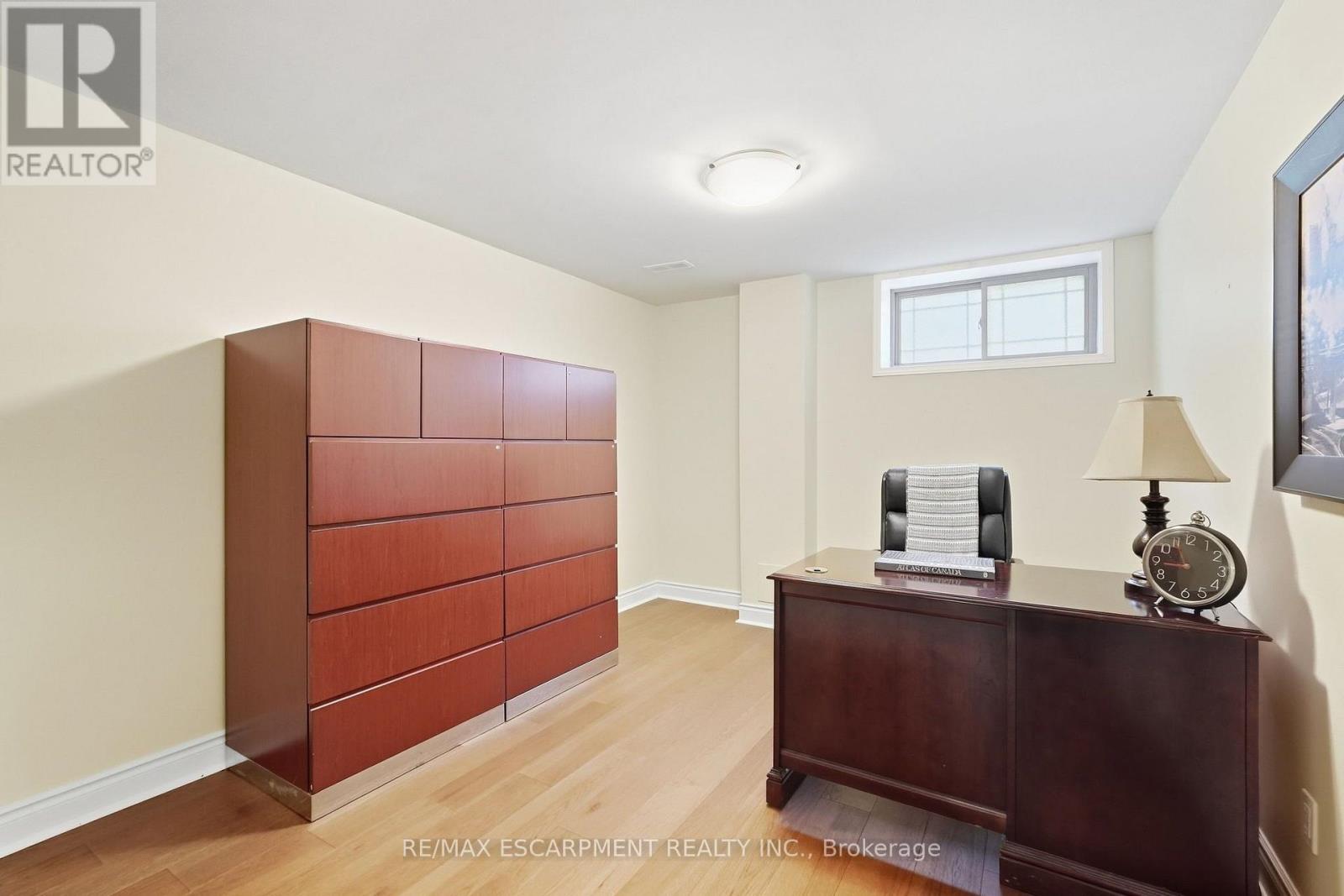 4 Summit Drive, Hamilton, Ontario  L8B 0E4 - Photo 30 - X13825988