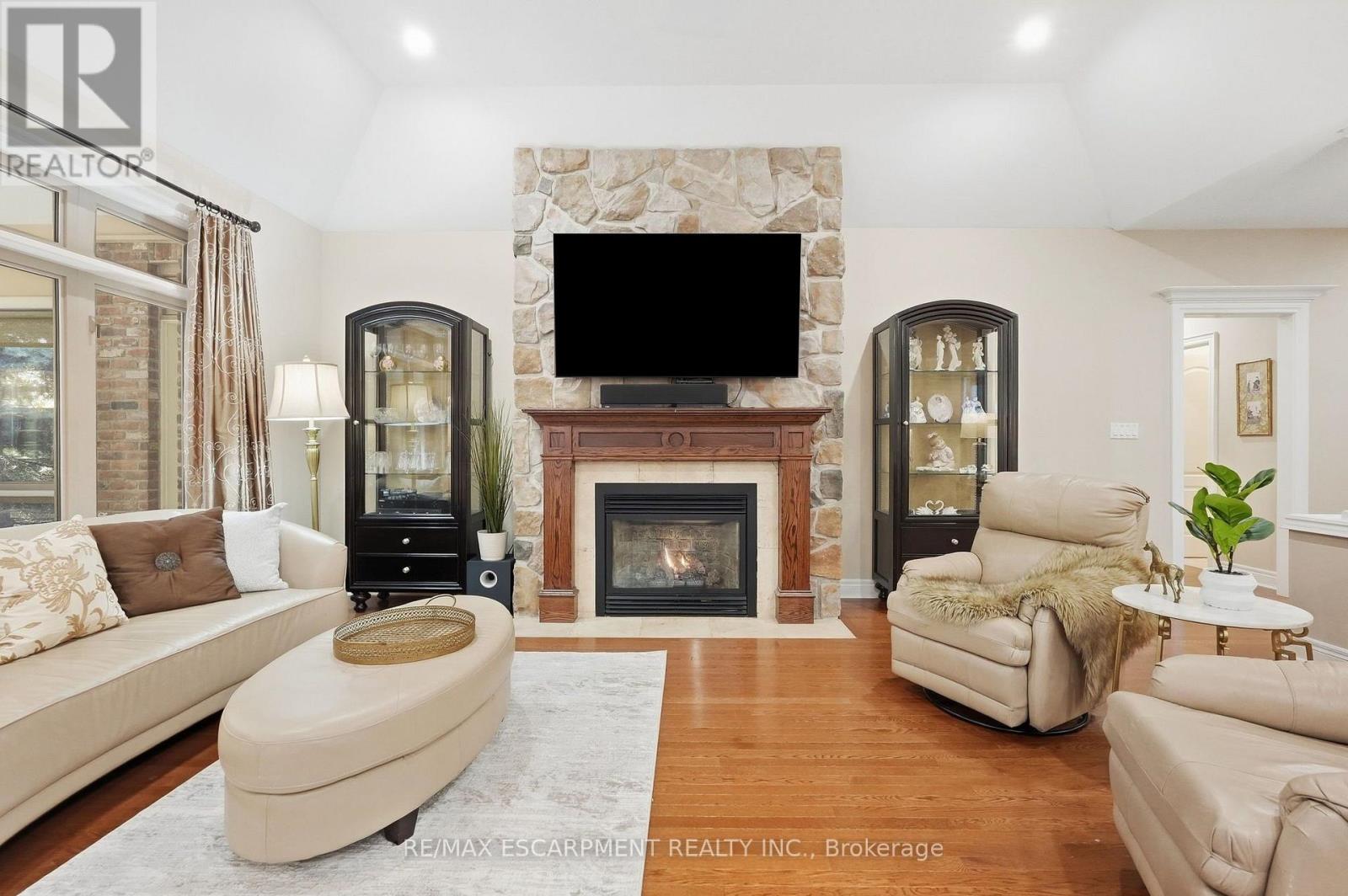 4 Summit Drive, Hamilton, Ontario  L8B 0E4 - Photo 6 - X13825988