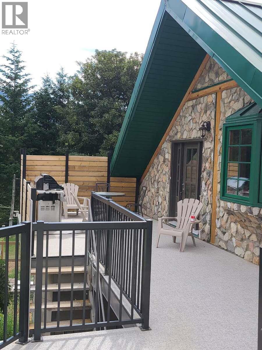 2626 Middle Bench Road, Keremeos, British Columbia  V0X 1N2 - Photo 14 - 10355076