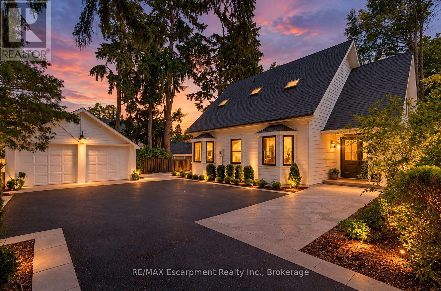21 SECOND STREET, Oakville, Ontario