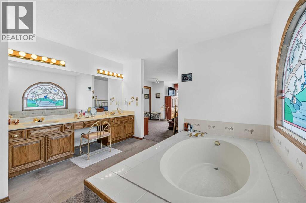 232 Hawkview Manor Circle NW, Calgary, Alberta  T3G 3E5 - Photo 42 - A2343379