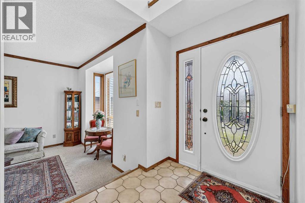 232 Hawkview Manor Circle NW, Calgary, Alberta  T3G 3E5 - Photo 4 - A2343379
