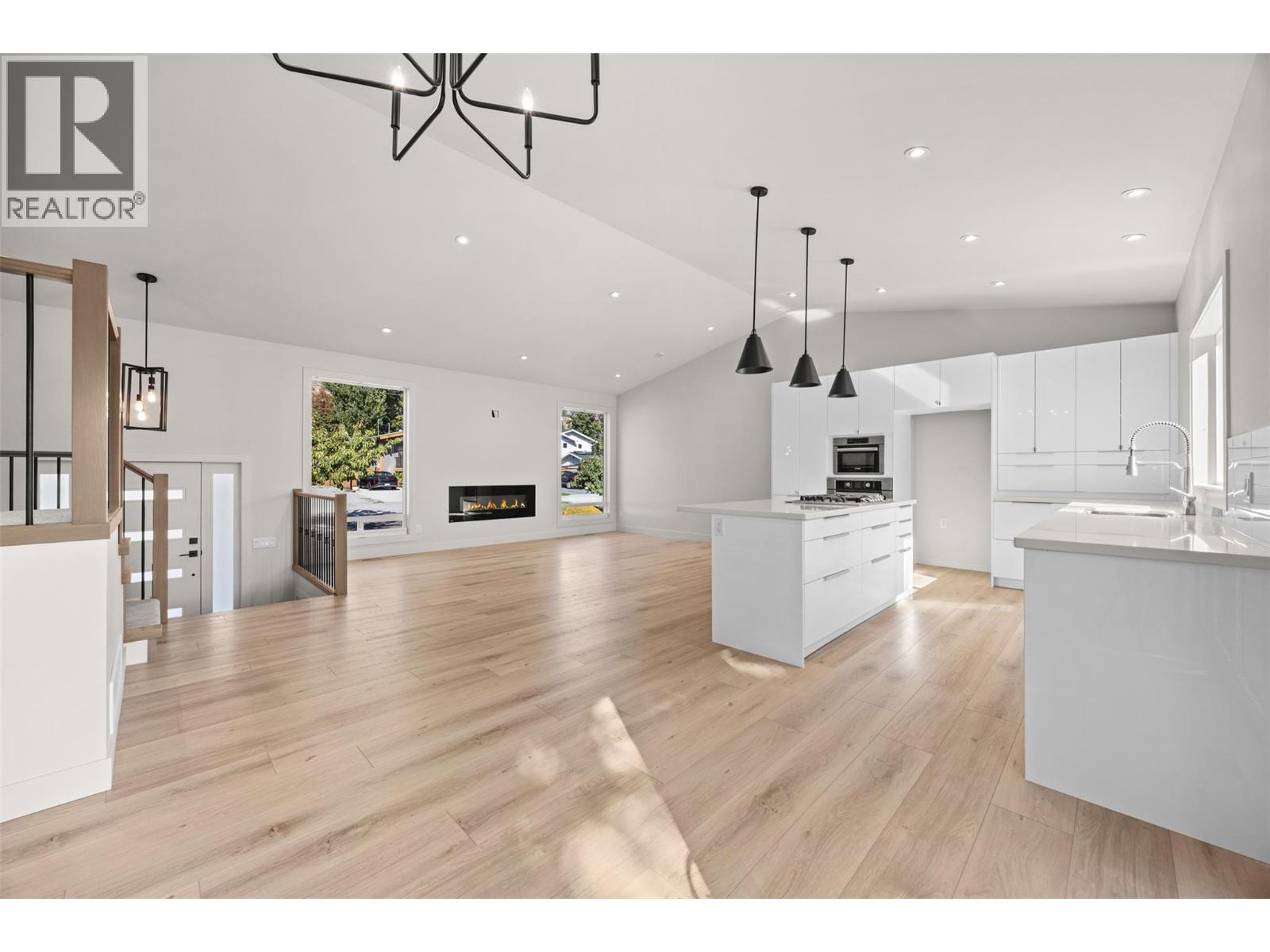 4141 San Clemente Avenue, Peachland, British Columbia  V0H 1X6 - Photo 7 - 10400159