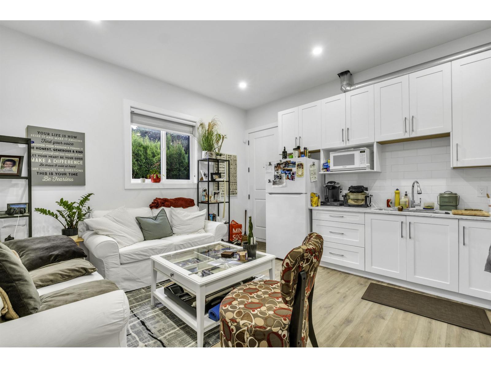 17284 61a Avenue, Surrey, British Columbia  V3S 4V7 - Photo 8 - R3169365