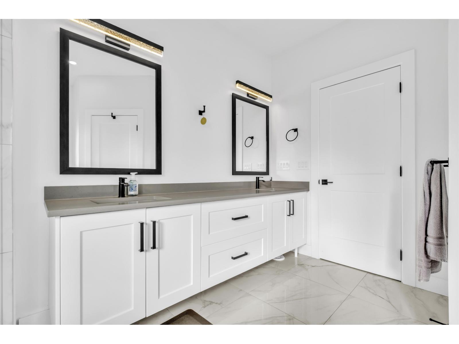 17284 61a Avenue, Surrey, British Columbia  V3S 4V7 - Photo 10 - R3169365