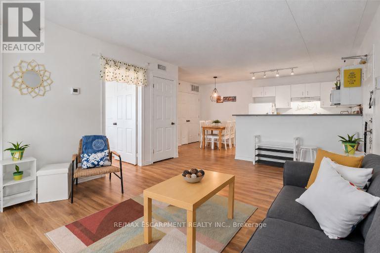 310 - 4025 Kilmer Drive, Burlington, Ontario  L7M 4M5 - Photo 6 - W13825068
